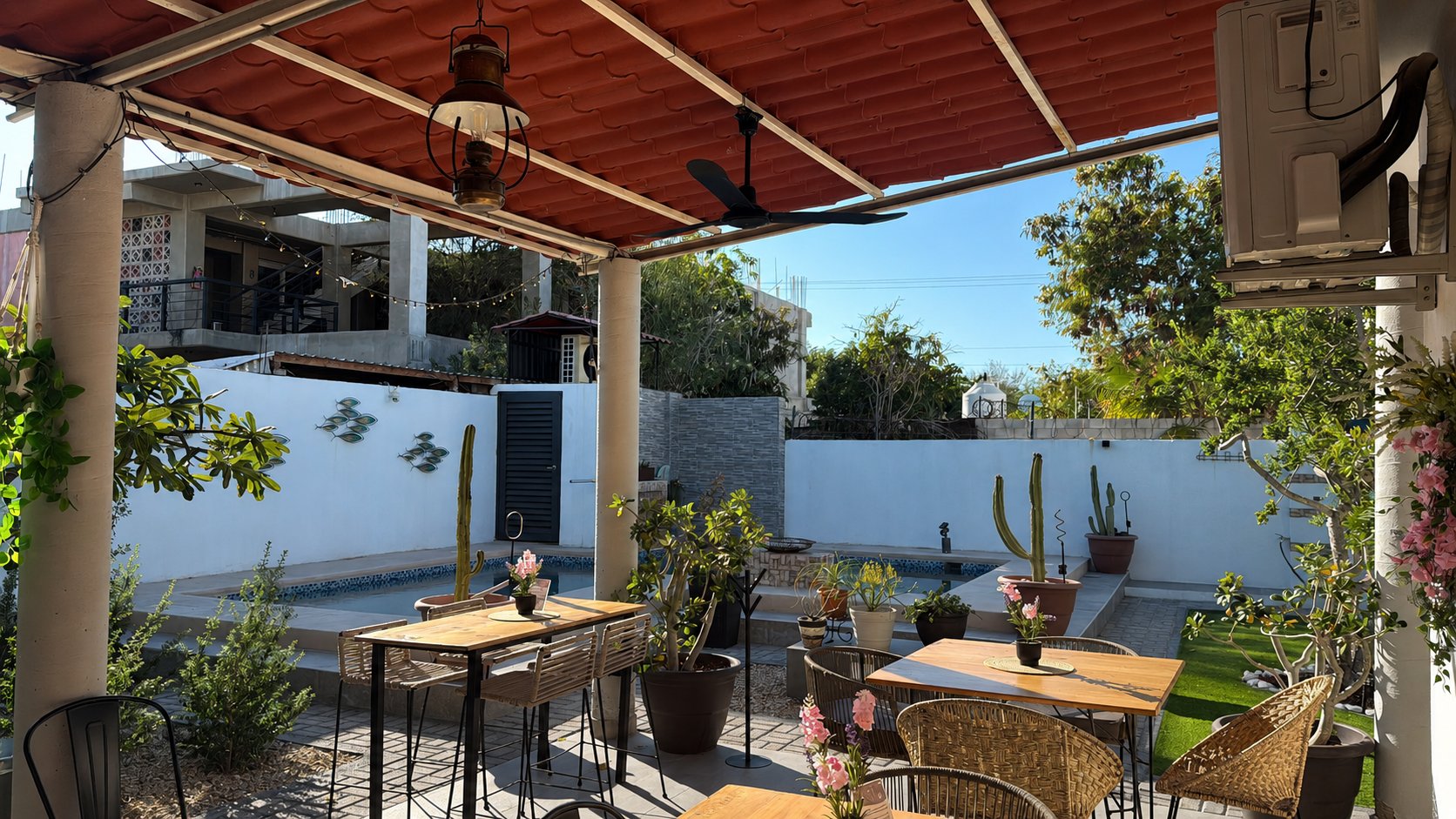 Patio y jardín de MEYRA Café en La Paz